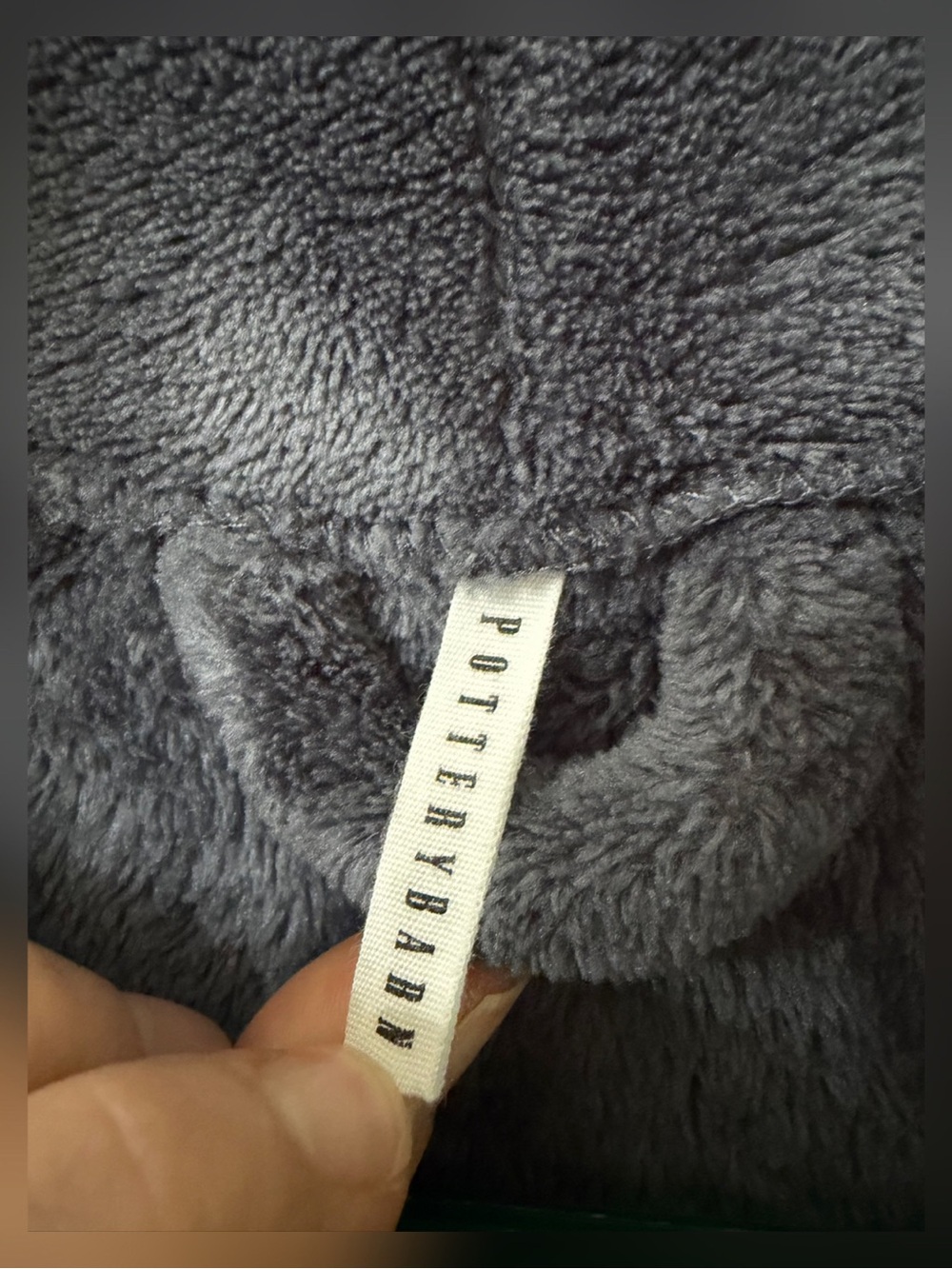 Pottery Barn Plush Throw Blanket in Charcoal Gray Size Medium - Picture 7 of 12